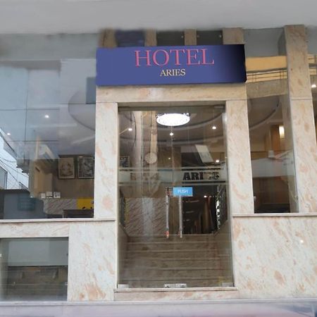 Hotel Aries Нью-Дели Экстерьер фото