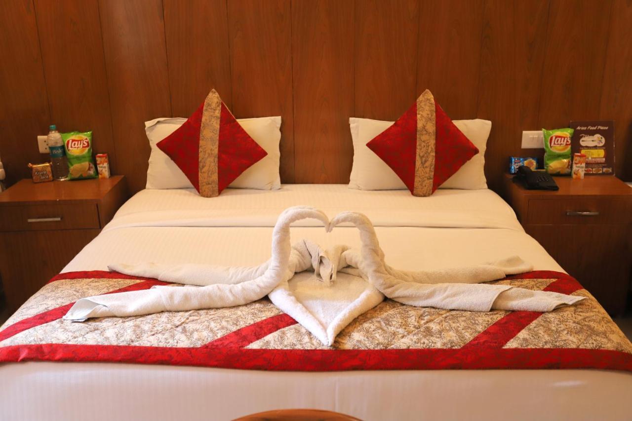 Hotel Aries Нью-Дели Экстерьер фото