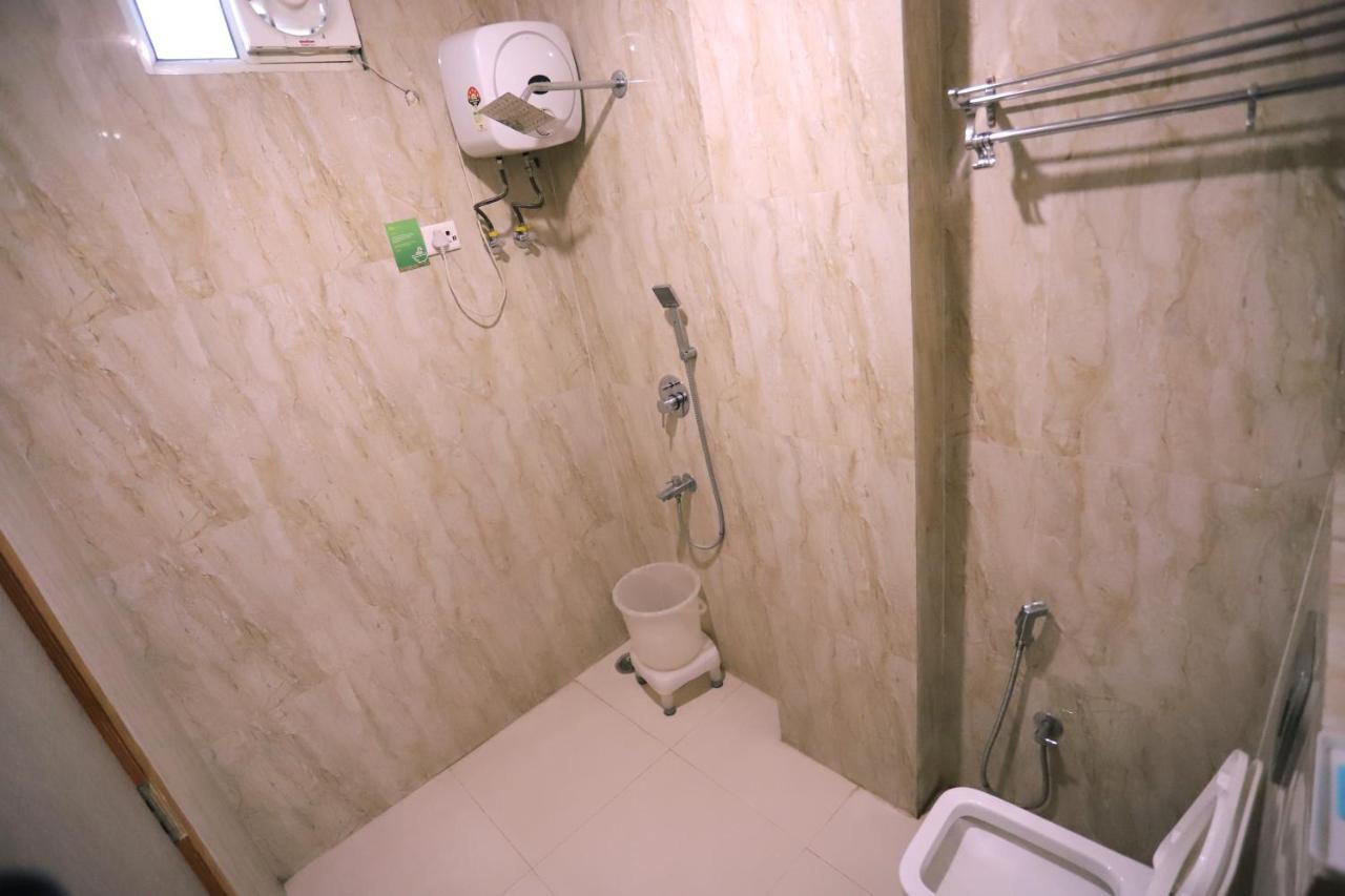 Hotel Aries Нью-Дели Экстерьер фото